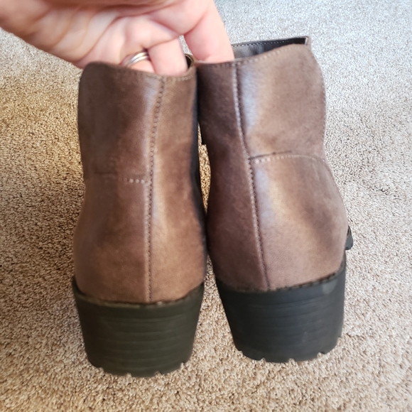 Me too Brown Ankle Booties Size 7.5 - Picture 5 of 7